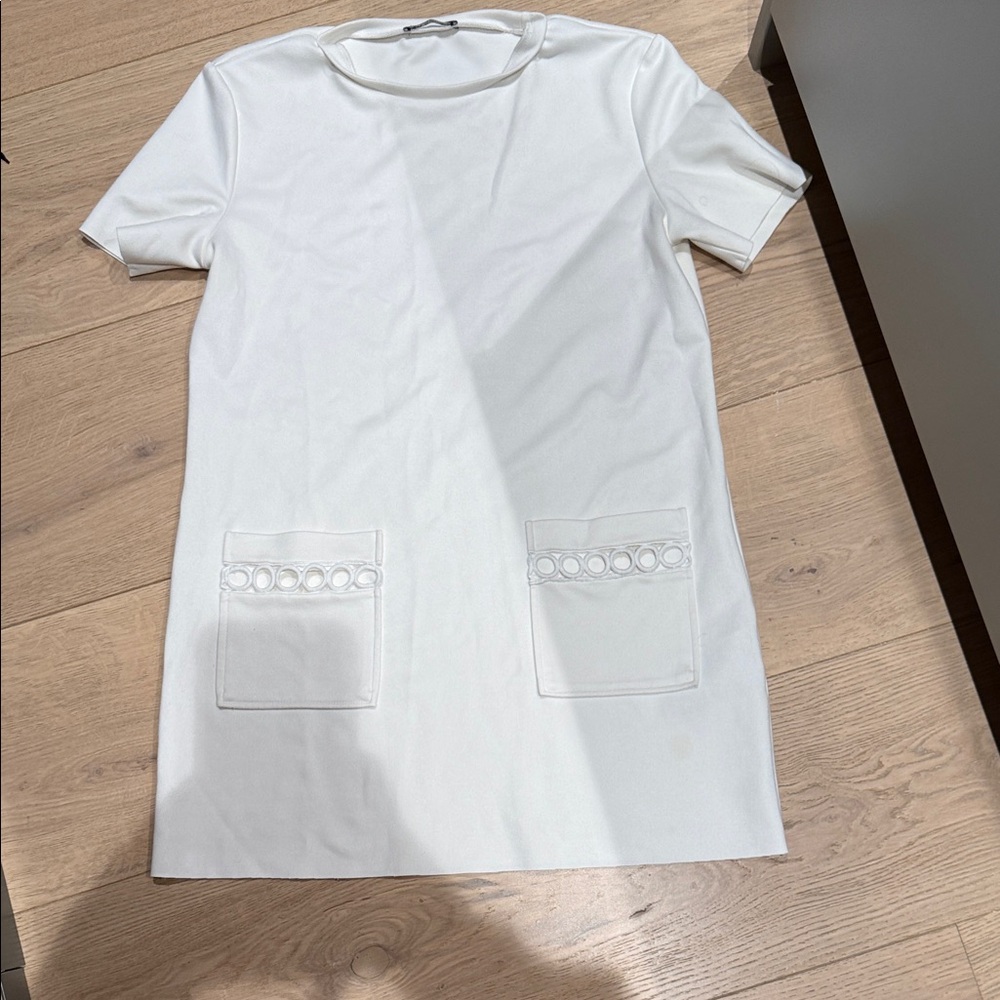Zara Chic White Mini Dress with Pocket Accents